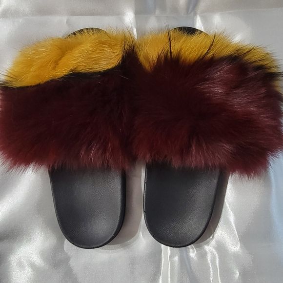 NWOT Faux Fur Slippers - Picture 1 of 3